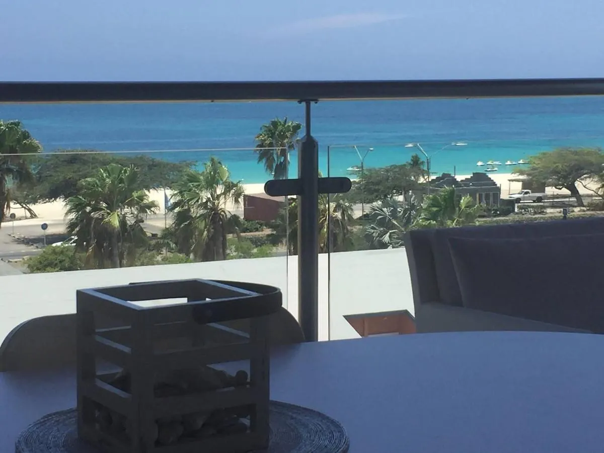 Holiday home Modern Loft ,Eagle Beach ,Oasis Condo Palm Beach