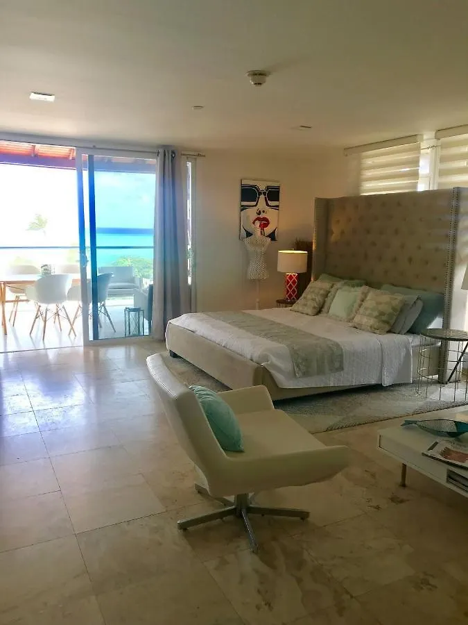 Prázdninový dům Modern Loft ,Eagle Beach ,Oasis Condo Palm Beach