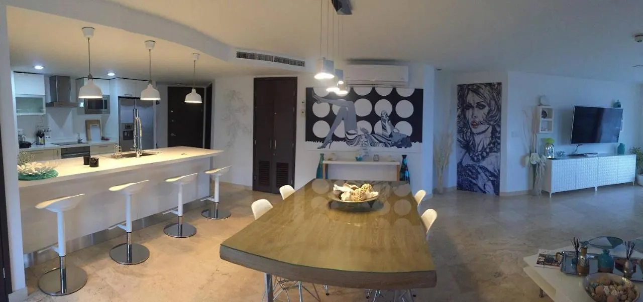 Prázdninový dům Modern Loft ,Eagle Beach ,Oasis Condo Palm Beach